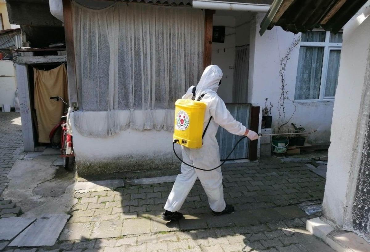 Altınova&rsquo;da ila&ccedil;lanmadık yer kalmıyor