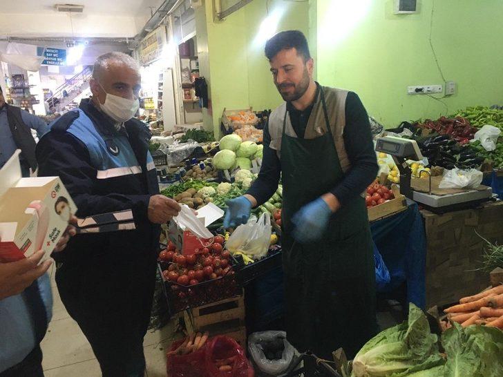 Silvan’da ücretsiz maske dağıtımı devam ediyor G4