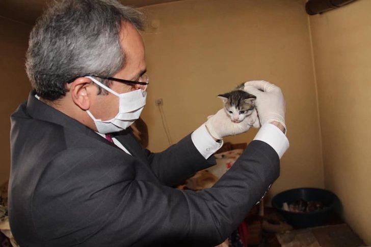 Kaymakam Pişkin, evde canı sıkılan vatandaşa sohbete gitti G3