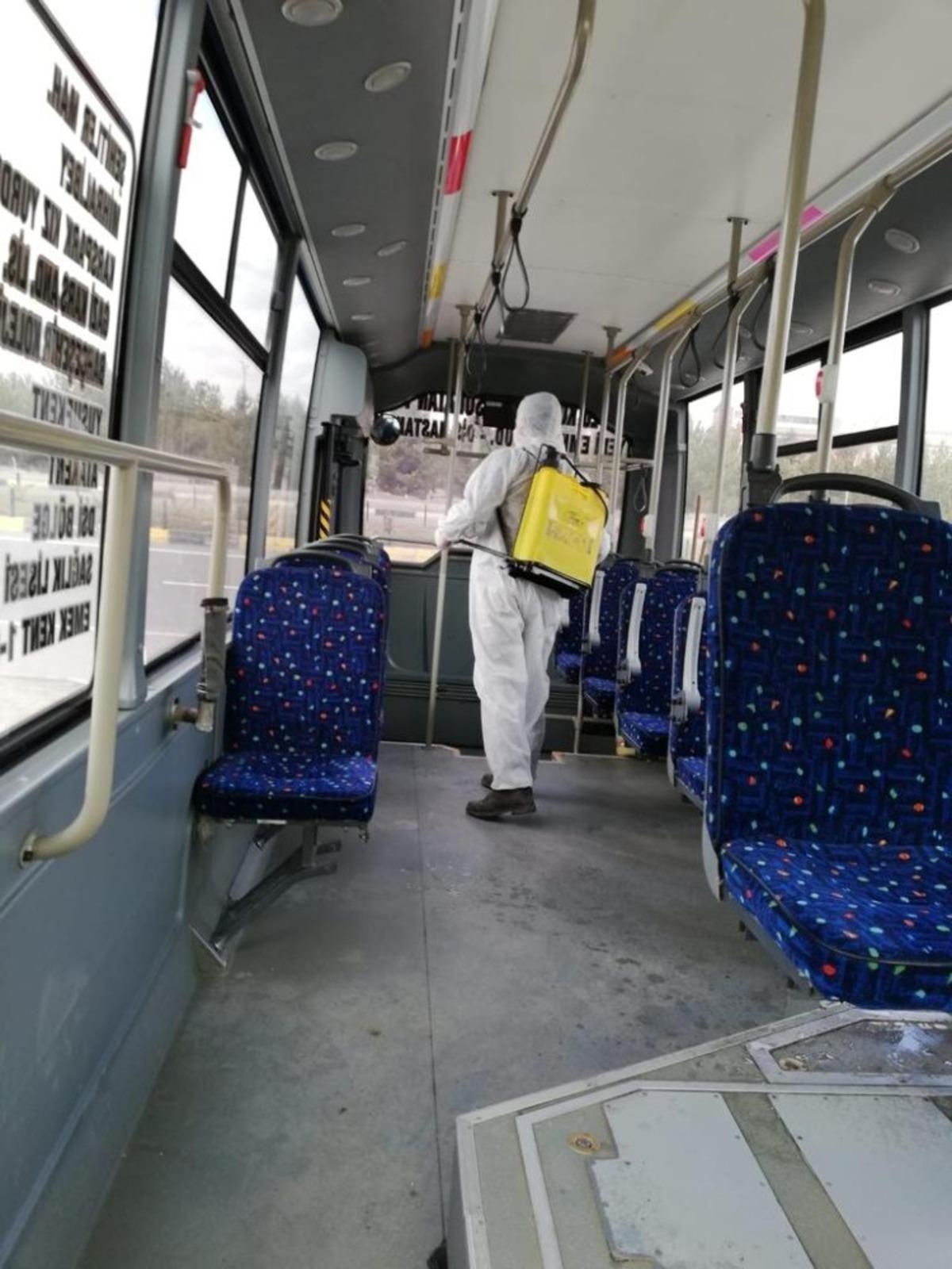 Kars Belediyesi dezenfeksiyon &ccedil;alışmalarını aralıksız s&uuml;rd&uuml;r&uuml;yor