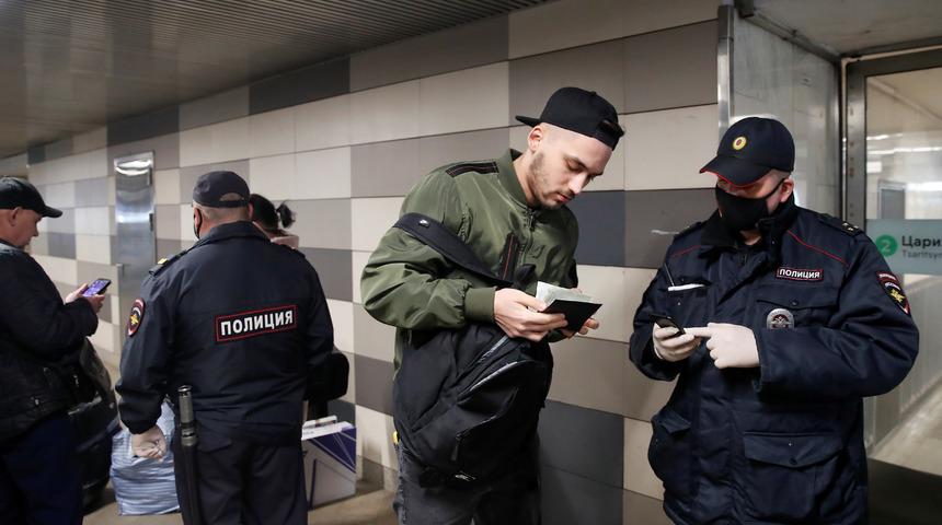 Korona yasağı başladı! Telefonuna mesaj gelmeyen...