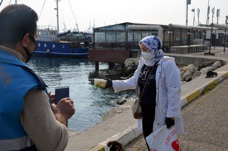 O ilçede 'pes' dedirten görüntü! Sahil de, caddeler de boş kalmadı! G3