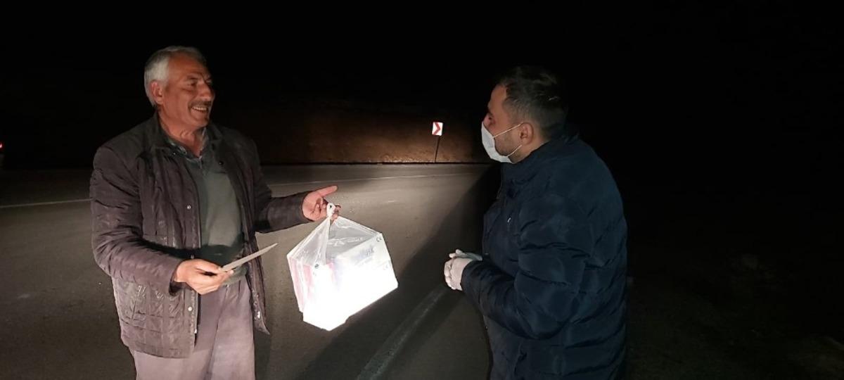 Emirdağ Belediyesi k&ouml;ylere maske ve eldiven dağıtıyor