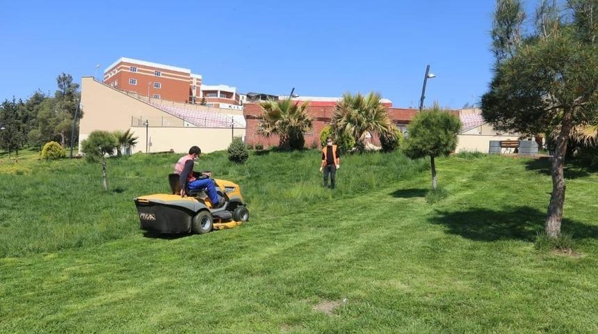 Parkların bakımları yapılıyor