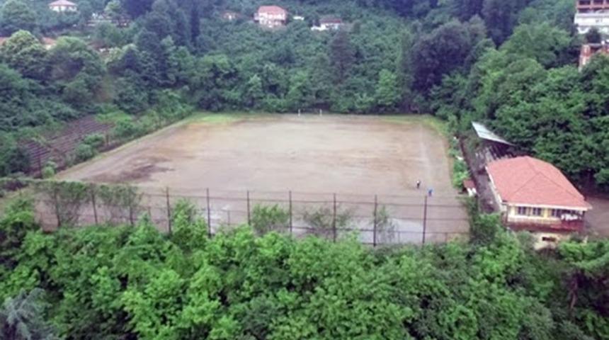 11 yıldır futbola kapalı olan saha amat&ouml;re kazandırılması bekleniyor