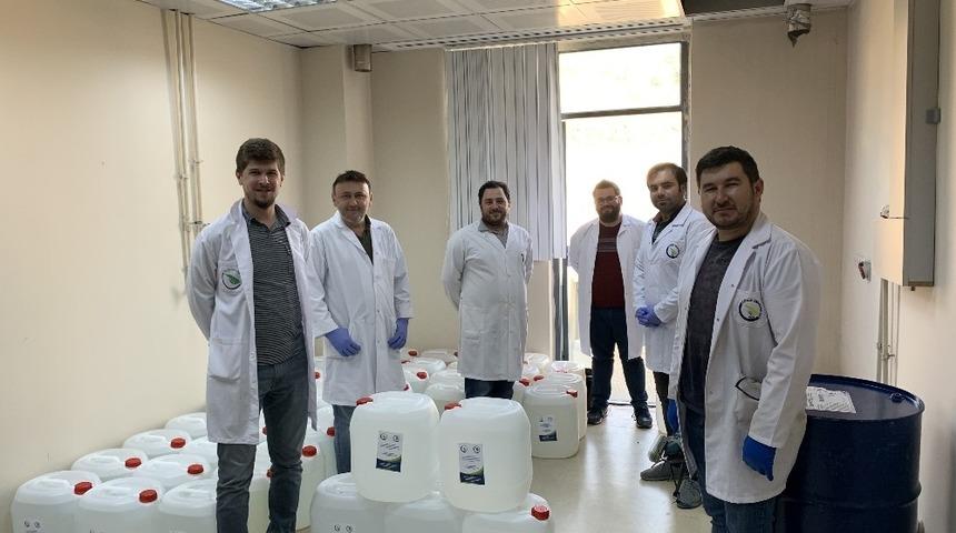 D&uuml;zce &Uuml;niversitesi 4 ton dezenfektan &uuml;retti