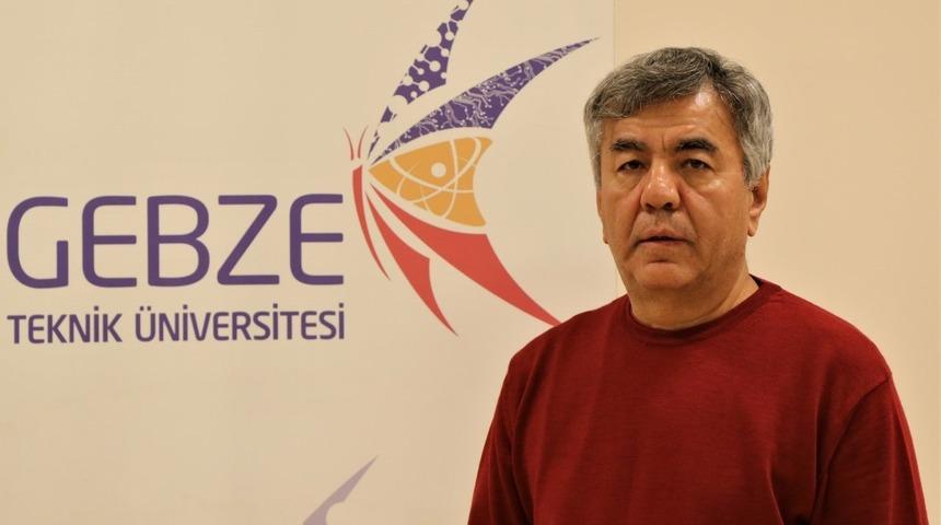 GTÜ'lü profesör Kovid-19 tedavisine umut olacak karışım geliştirdi