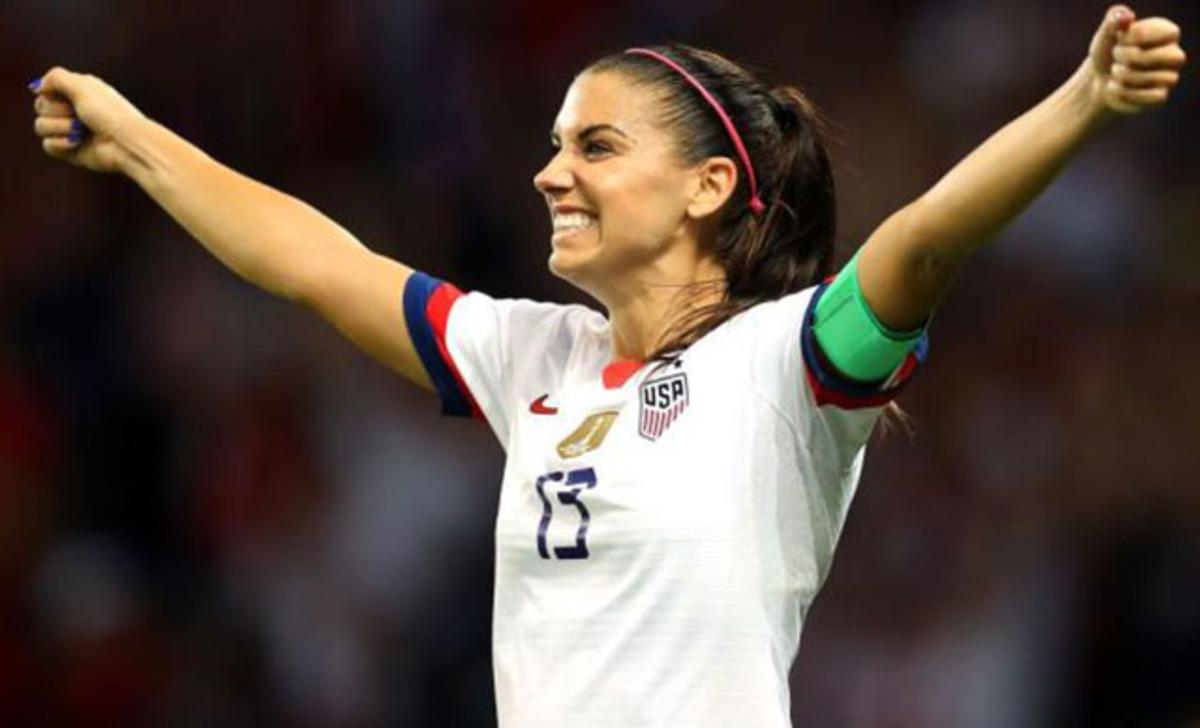 Alex Morgan g&ouml;renleri şaşkına &ccedil;evirdi