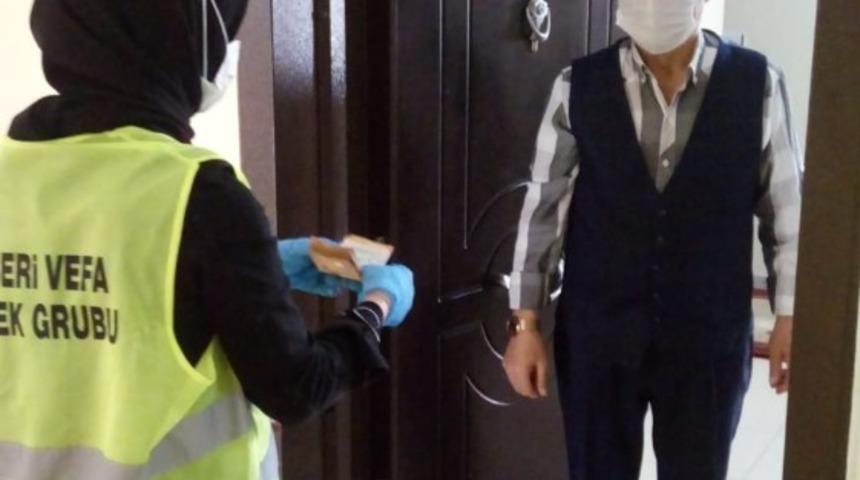 Gurbet&ccedil;i vatandaştan &rsquo;Biz Bize Yeteriz T&uuml;rkiyem&rsquo; kampanyasına 400 Euro