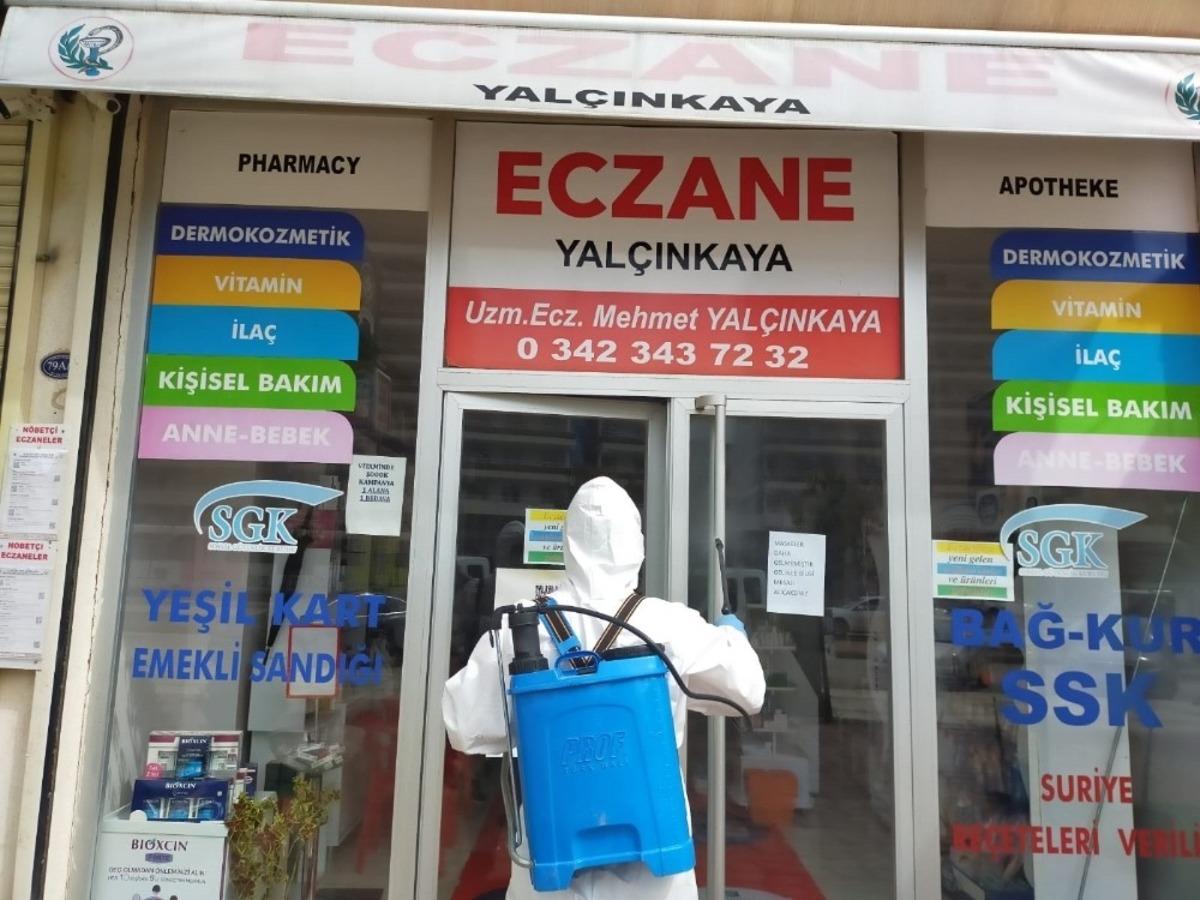 Maske dağıtımları &ouml;ncesi Gaziantep&rsquo;teki 500 eczane dezenfekte ediliyor