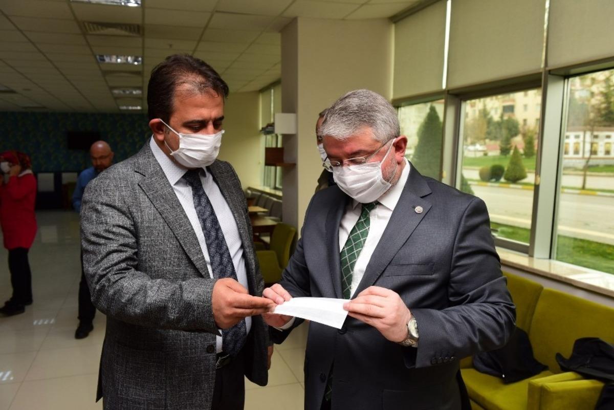 &Ccedil;orum Belediyesi maske &uuml;retimini artıracak