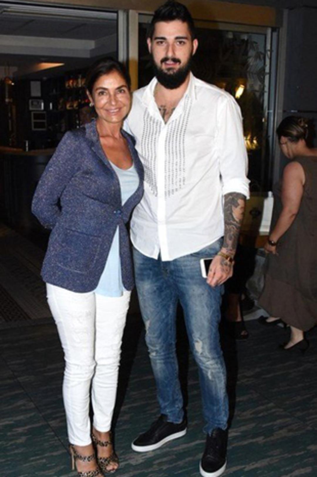 İdo sevgilisini ailesiyle tanıştırdı