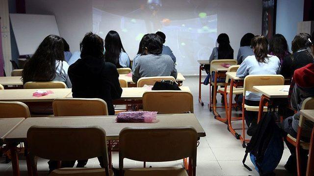 'Hayalet sınıf' skandalı! Yüzlerce öğrencinin diploması iptal, 6 okul kapatıldı...