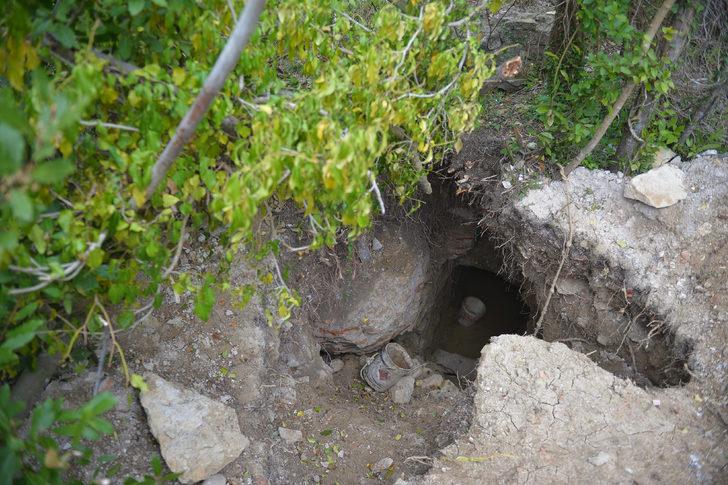 Koronavirüs yasaklarını fırsat bilen defineciler Şile'de tarihi yapıyı talan etti G1