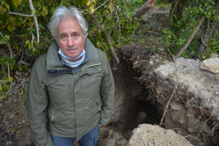 Koronavirüs yasaklarını fırsat bilen defineciler Şile'de tarihi yapıyı talan etti G5