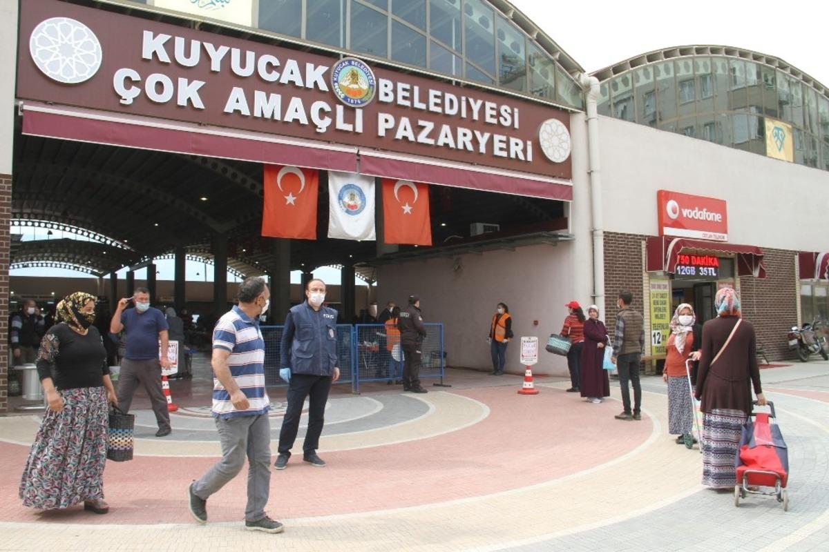 Kuyucaklılar erken kurulan pazarda ihtiya&ccedil;larını karşıladı