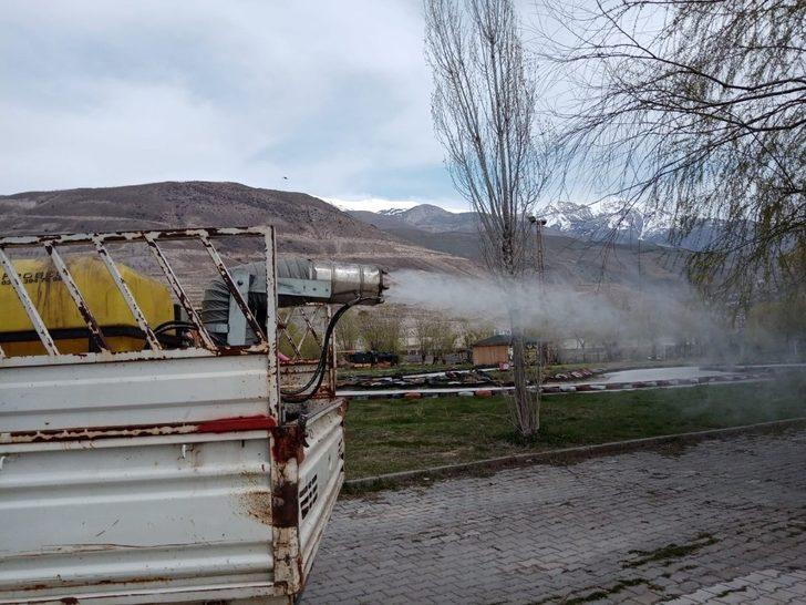 Erzincan’da sinek ve haşerelere karşı larvasit ilaçlama faaliyetleri başladı G3