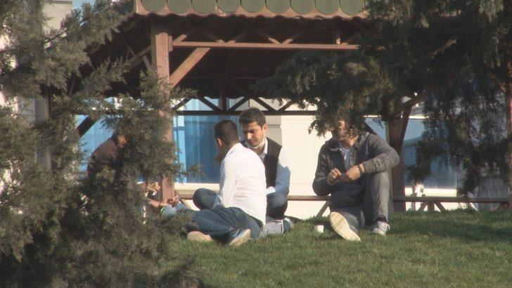 Sosyal mesafeye uymadı! Açıklaması 'pes' dedirtti G2