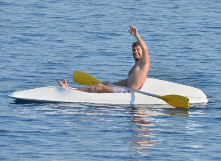 Ünlü çift tatile devam ediyor G5