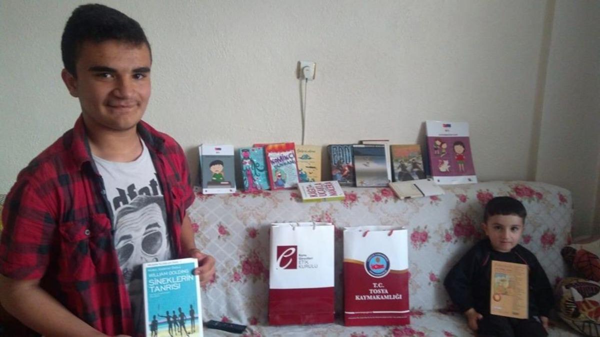 Evden &ccedil;ıkamayan &ccedil;ocuk kaymakamdan kitap istedi