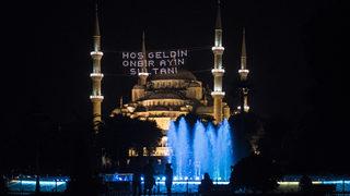 Ramazan ne zaman başlıyor? Oruç tutulacak mı, camiler teravih namazı için açık olacak mı? 