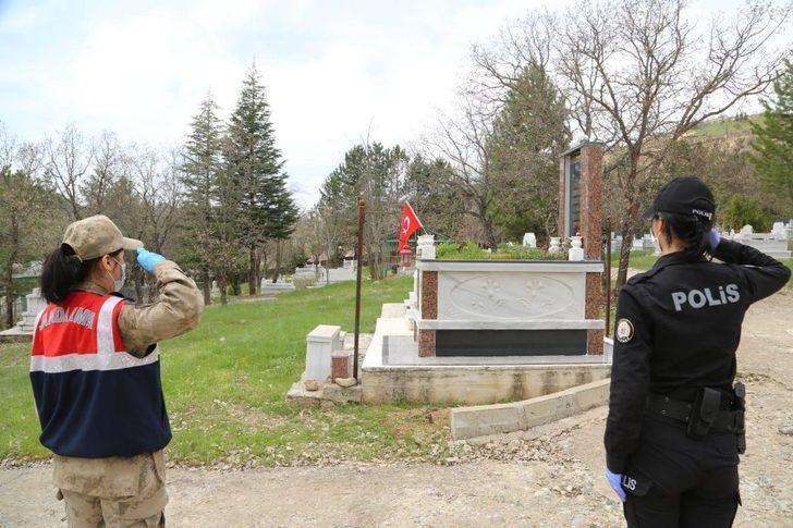 Tunceli’de Polis ve Mehmetçik’ten şehitlere vefa G1