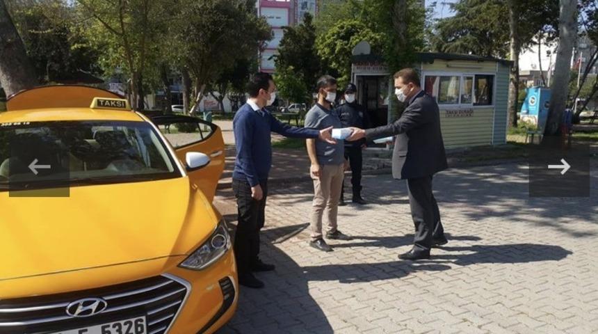 Ceyhan’da maske dağıtımına başlandı