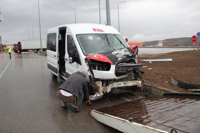 Sivas’ta trafik Kazası: 4 Yaralı