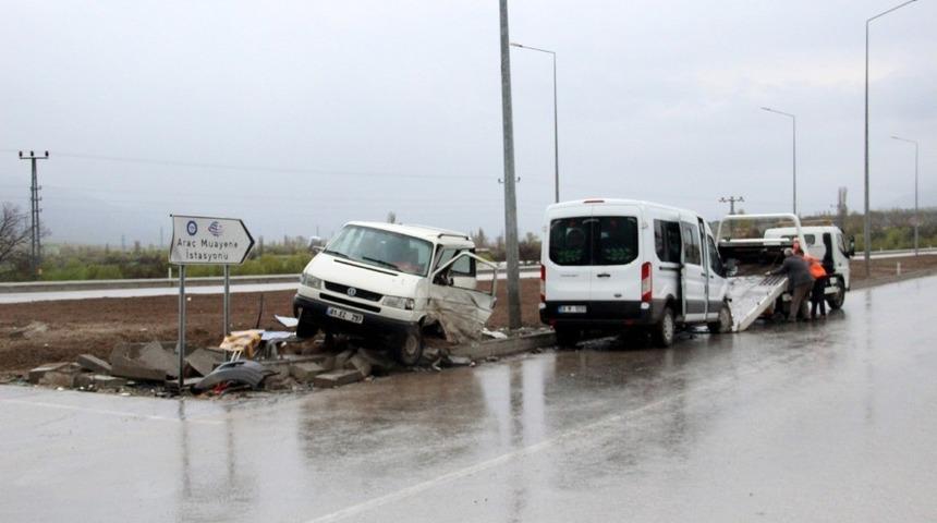 Sivas&rsquo;ta trafik Kazası: 4 Yaralı