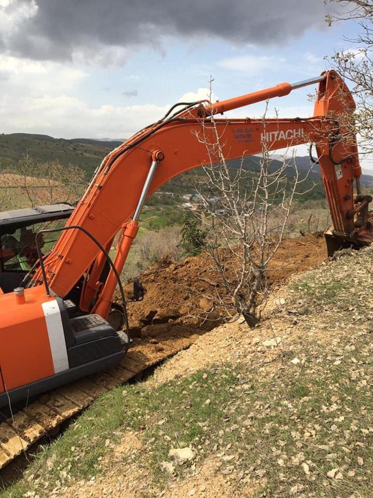 Gercüş’te arazi yolu yapımına başlandı G4