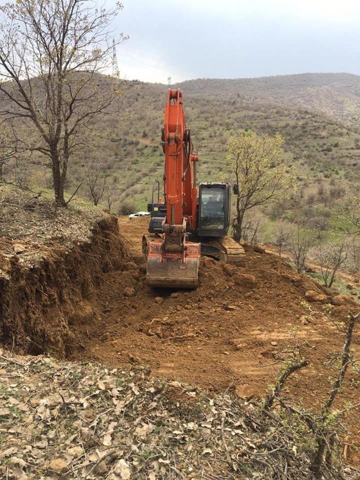 Gercüş’te arazi yolu yapımına başlandı G5
