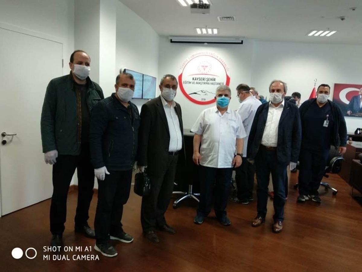 Memur-Sen&rsquo;den sağlık ve PTT &ccedil;alışanlarına koruyucu maske desteği