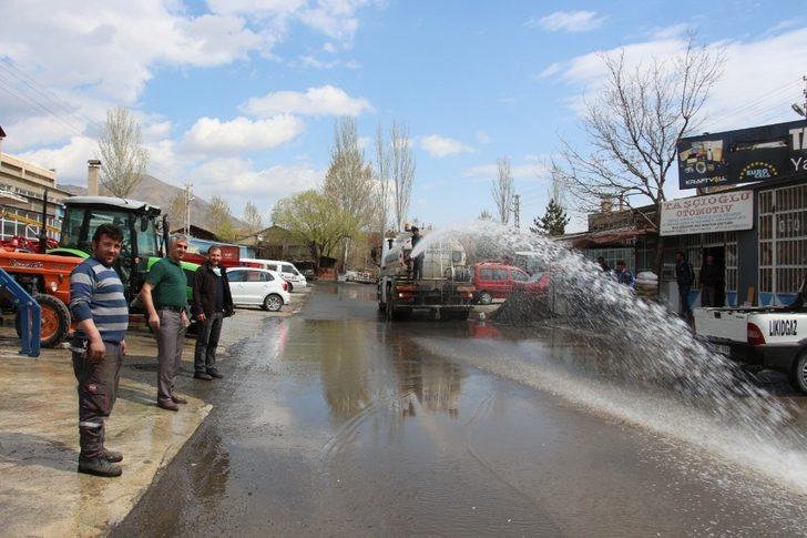 Oltu Sanayi Caddeleri yıkanıp dezenfekte yapıldı G2