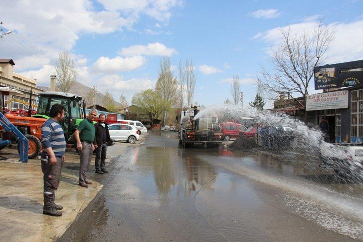 Oltu Sanayi Caddeleri yıkanıp dezenfekte yapıldı G4