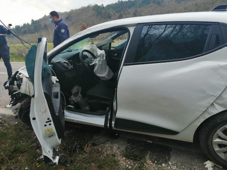 Sındırgı’da trafik kazası 3 yaralı G5