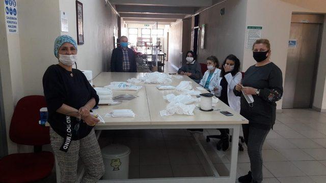 Giresun’da salgının başladığı günden bugüne kadar 22 bin 828 maske üretildi
