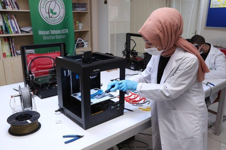 Gaziosmanpaşa Belediyesi yüz koruyucu siperlik maske üretimine başladı G2