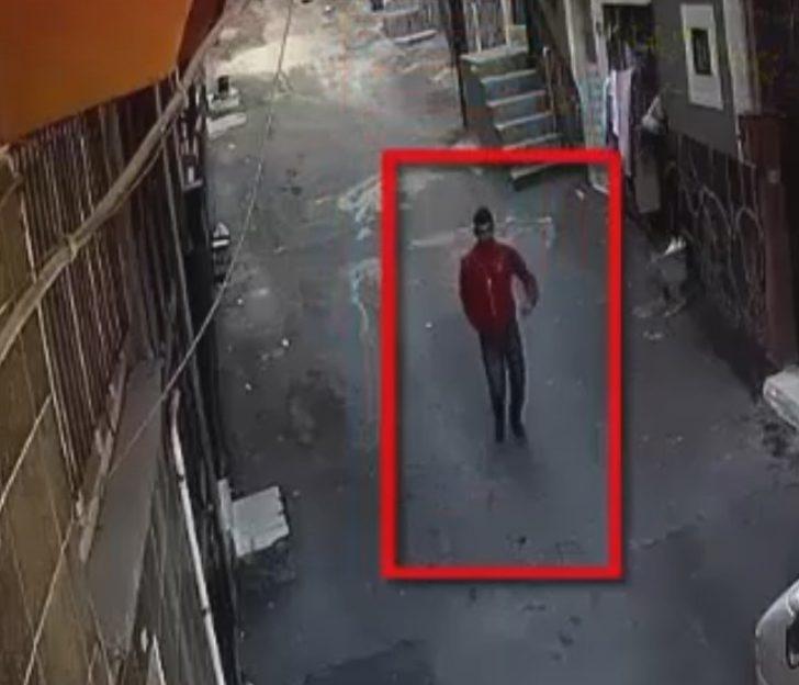 3 yaşındaki çocuğun elindeki telefonu alıp kaçtı G3