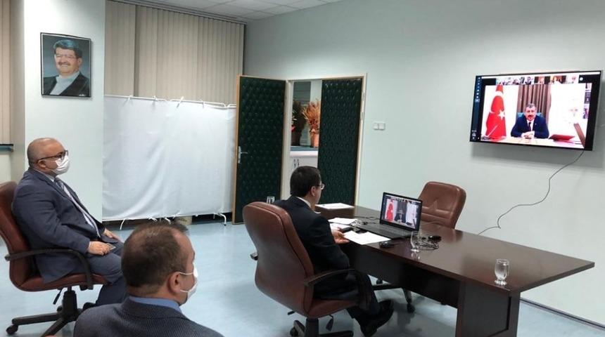 Rekt&ouml;r Kızılay&rsquo;dan immun plazma tedavisi bilgilendirmesi