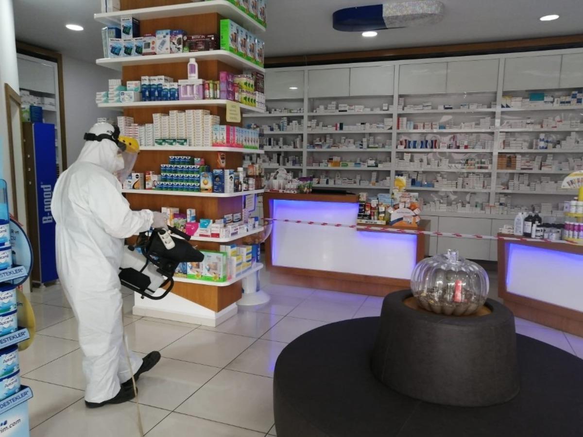 Alanya&rsquo;daki eczaneler dezenfekte edildi