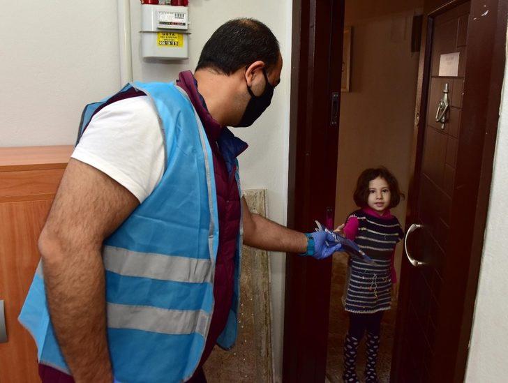 Kepez bir günde 25 bin 897 konuta, 77 bin 691 adet maske dağıttı G2