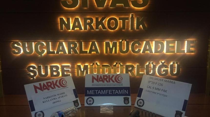 Sivas&rsquo;ta sokak satıcılarına operasyon