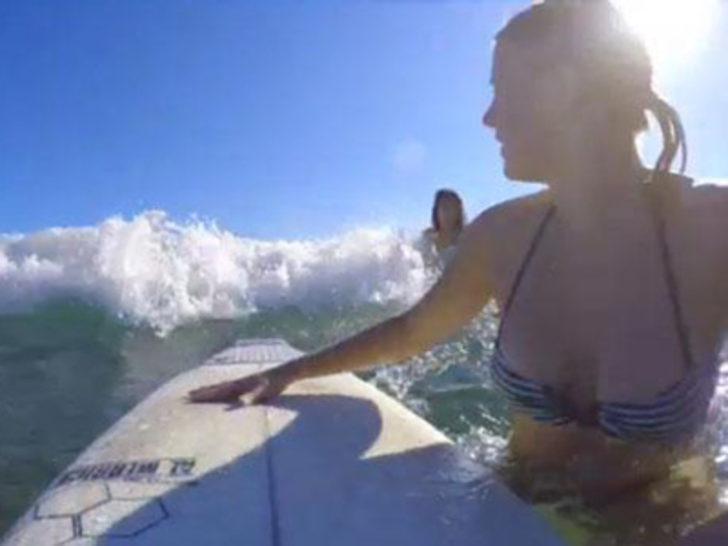 Gizem Karaca'nın sörf keyfi G5