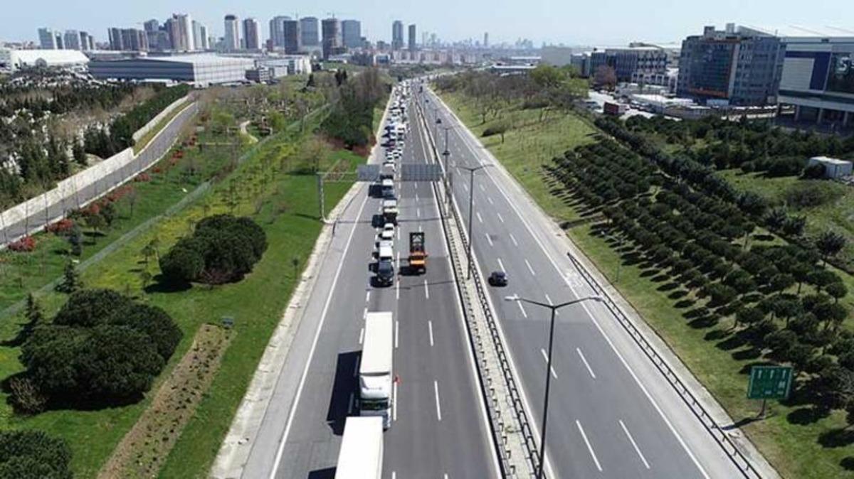 Bu kare az &ouml;nce &ccedil;ekildi! Polis tek tek durduruyor