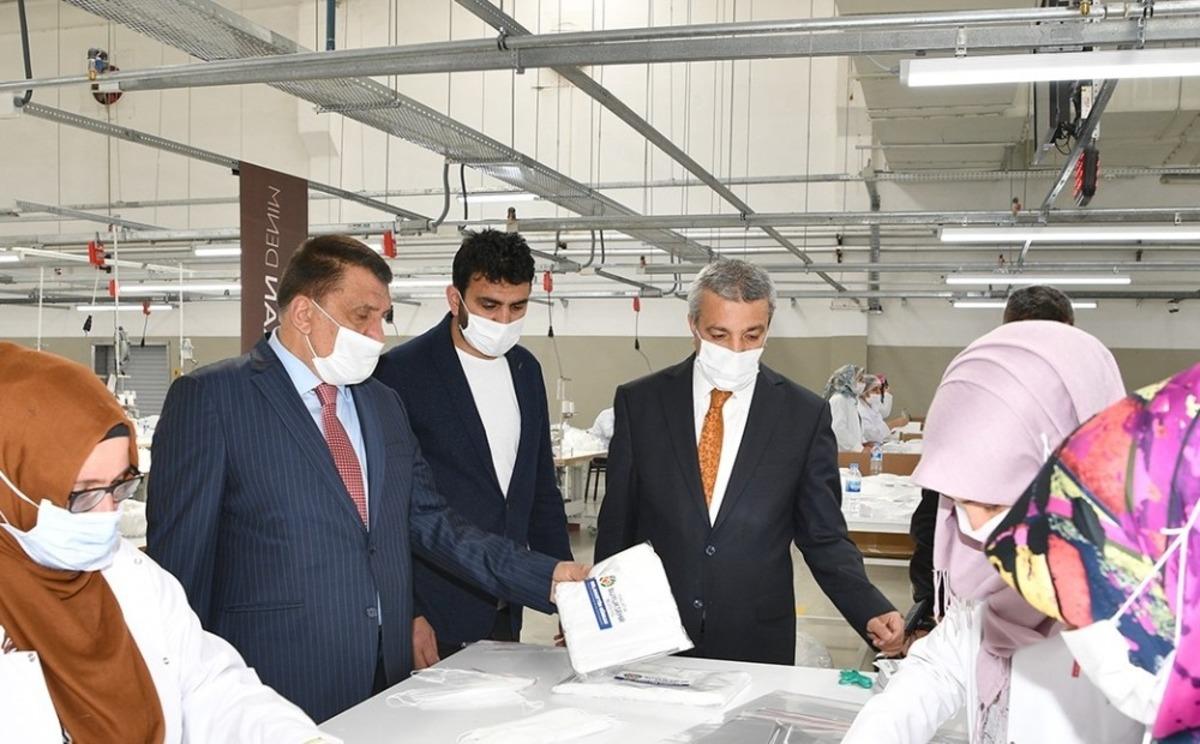 Malatya&rsquo;da maske &uuml;retimi g&uuml;nl&uuml;k 3 milyon&rsquo;a &ccedil;ıkarılacak