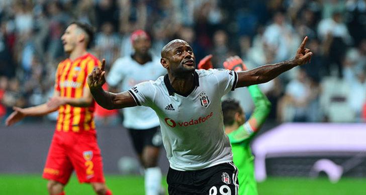 Beşiktaş'ta Vagner Love'dan ayrılık sinyali G1