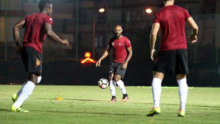 Beşiktaş'ta Vagner Love'dan ayrılık sinyali G3