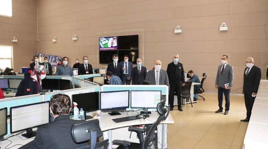 Vali Dağlı, Vefa Sosyal Destek Grubunu ziyaret etti