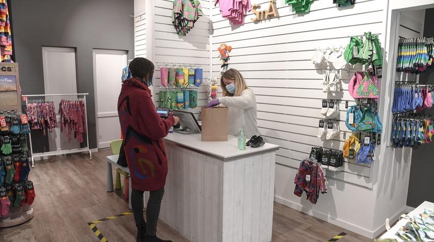 İtalya'da karantina &ouml;nlemleri kademeli olarak kaldırılıyor