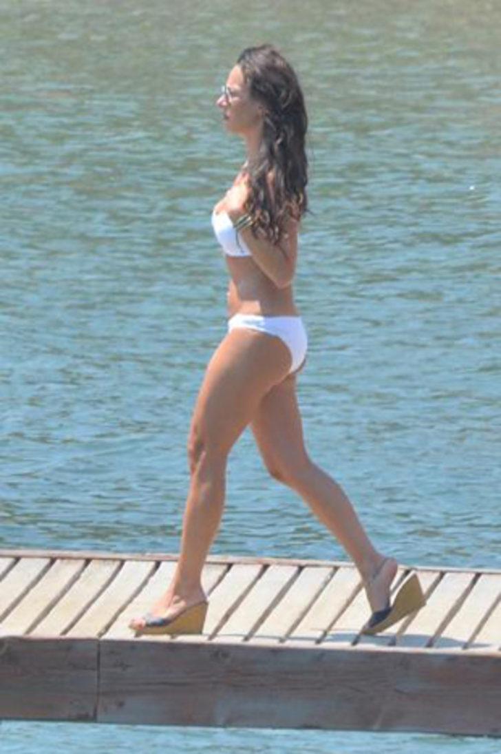 Zeynep Özyağcılar rolüne hazırlanıyor G2